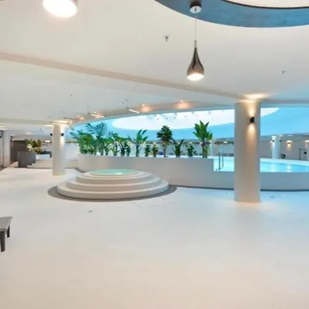 Hanza Tower & Pool Appartamento Stettino